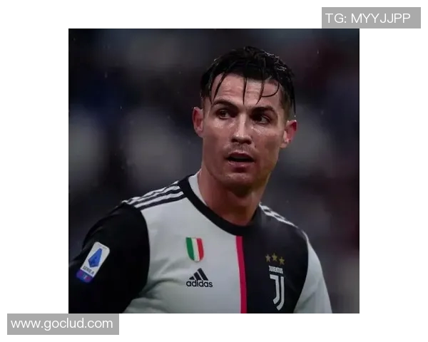 足球明星男生头像艺术创作展现运动魅力与青春活力