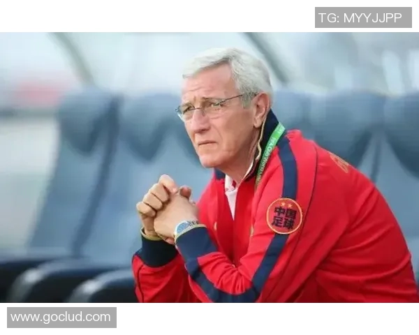 足球明星的女儿在无情世界中追寻真爱与自我救赎的成长故事